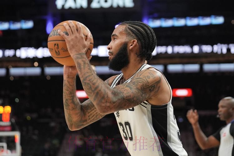 尚帕尼突破分球 科内特跟进双手暴扣